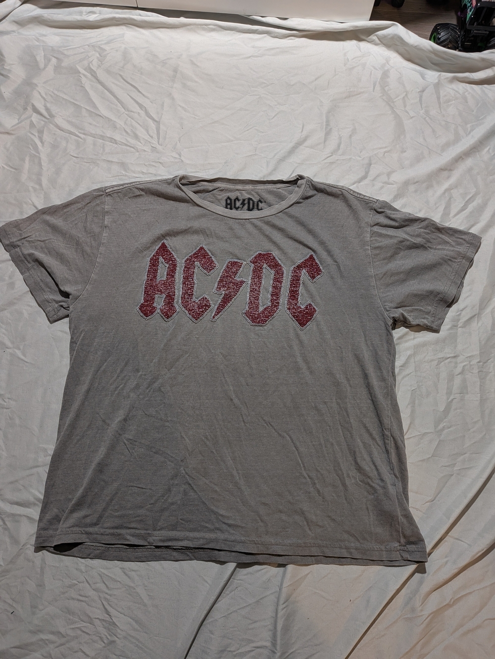 AC/DC Men’s Gray Graphic Band Tee with Red Logo